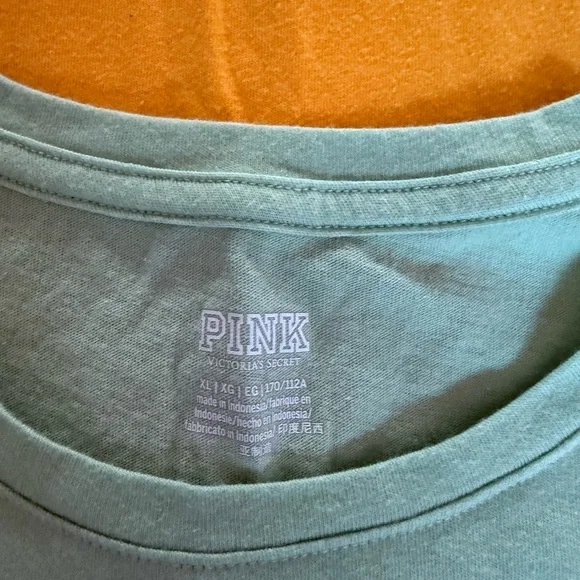 Bundle of 5 PINK Victoria's Secret Short Sleeve Tees - Picture 5 of 7